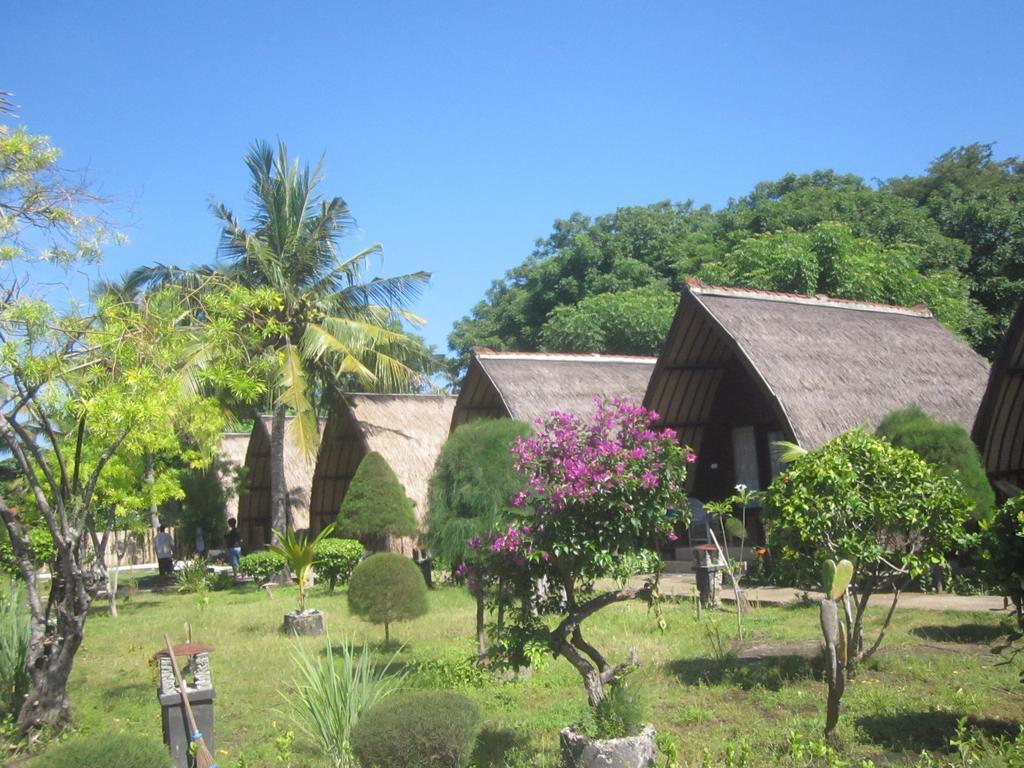 Sandy Beach Bungalows Gili Air Exterior photo