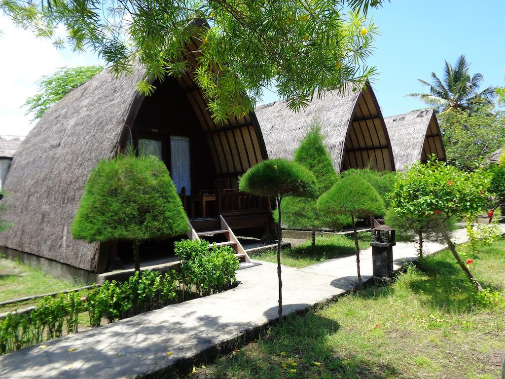 Sandy Beach Bungalows Gili Air Exterior photo